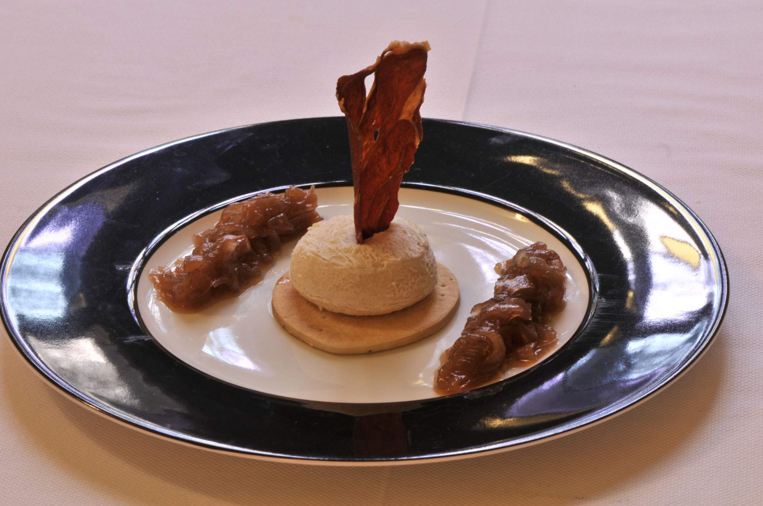 Dish hotel meyrueis, chateau ayres