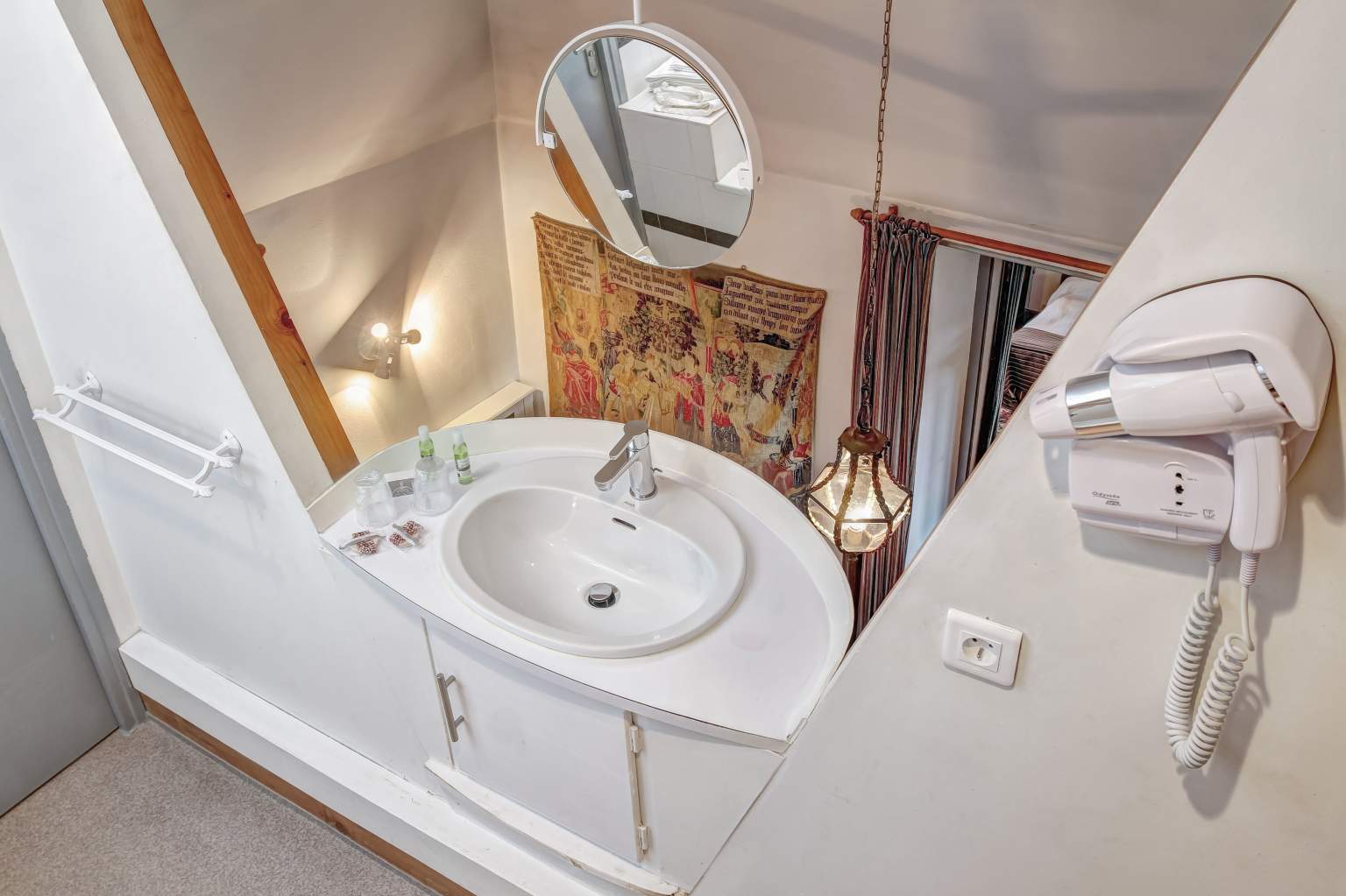 LUXE_floralies-chc-413-237-ch-o-teau-d-ayres